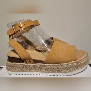 Dream Pairs Camel Suede Espadrille Sandals Size 9